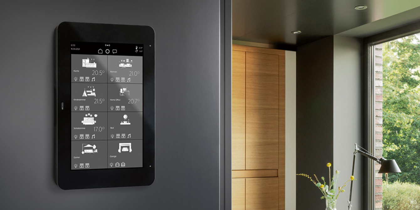 JUNG Smart Panel 8 bei 3E-GmbH Elektrotechnik & Erneuerbare Energien in Römhild