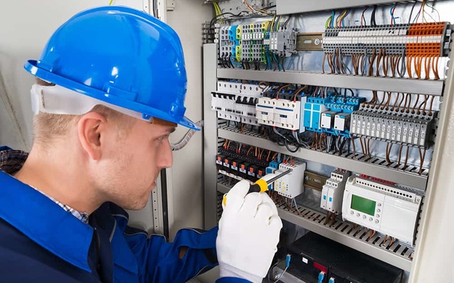 Elektroniker für Energie- und Gebäudetechnik (m/w/d) bei 3E-GmbH Elektrotechnik & Erneuerbare Energien in Römhild
